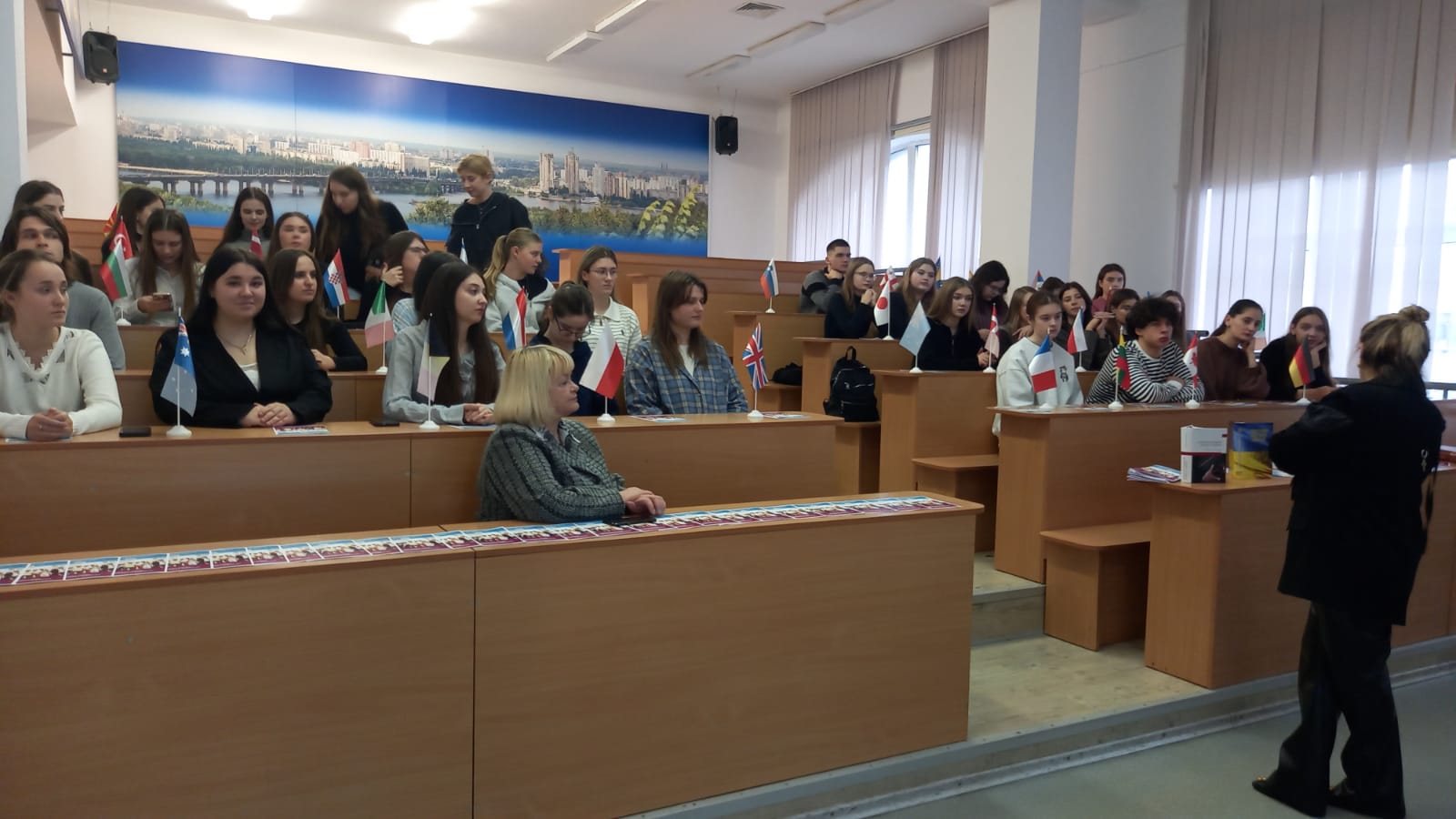 Лекція фахівця-практика в рамках роботи Центру компетентностей «Дипломатично-протокольна служба» Лекція фахівця-практика в рамках роботи Центру компетентностей «Дипломатично-протокольна служба»