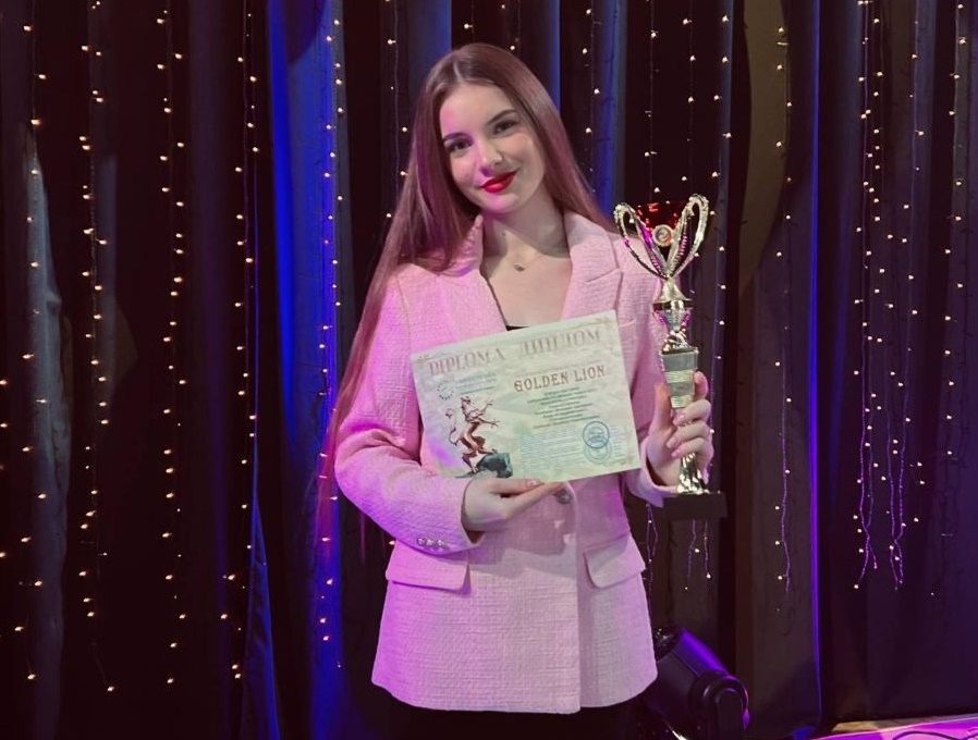 Вітаємо студентку ІІ курсу ОП «Суспільні комунікаціїї» Вікторію Кордун із здобуттям Гран-Прі престижного Міжнародного фестивалю-конкурсу мистецтв «Golden Lion» (м. Львів)