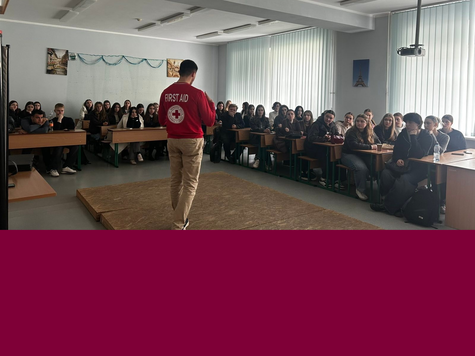 Тренінг з надання першої невідкладної допомоги від інструкторів Товариства Червоного Хреста України